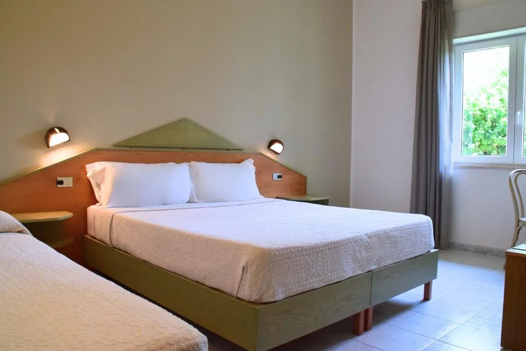 TRIPLE ECONOMY Room, Lu' Hotel Porto Pino, Cagliari