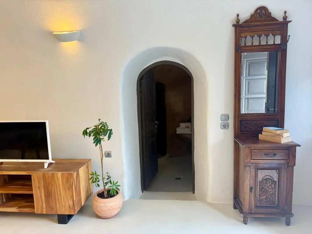 CAVE PREMIUM ONE BEDROOM Room, Elysian Santorini, Santorini