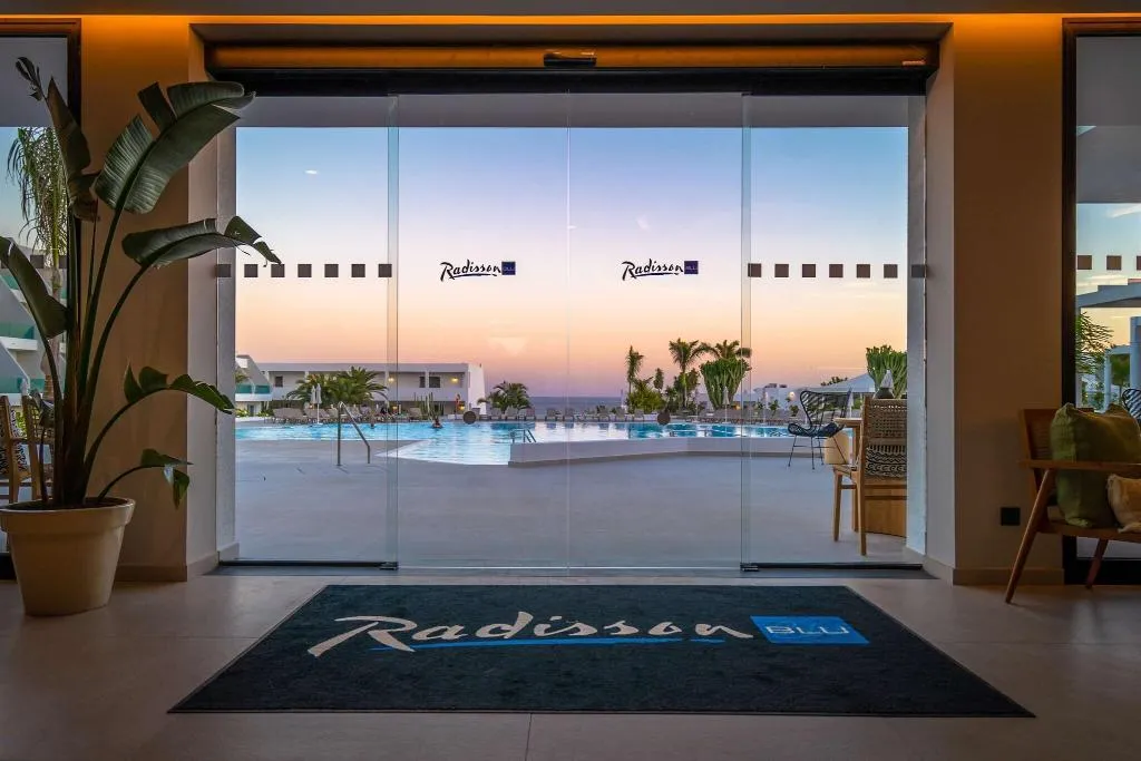 Pool, Radisson Blu Resort Lanzarote, Lanzarote