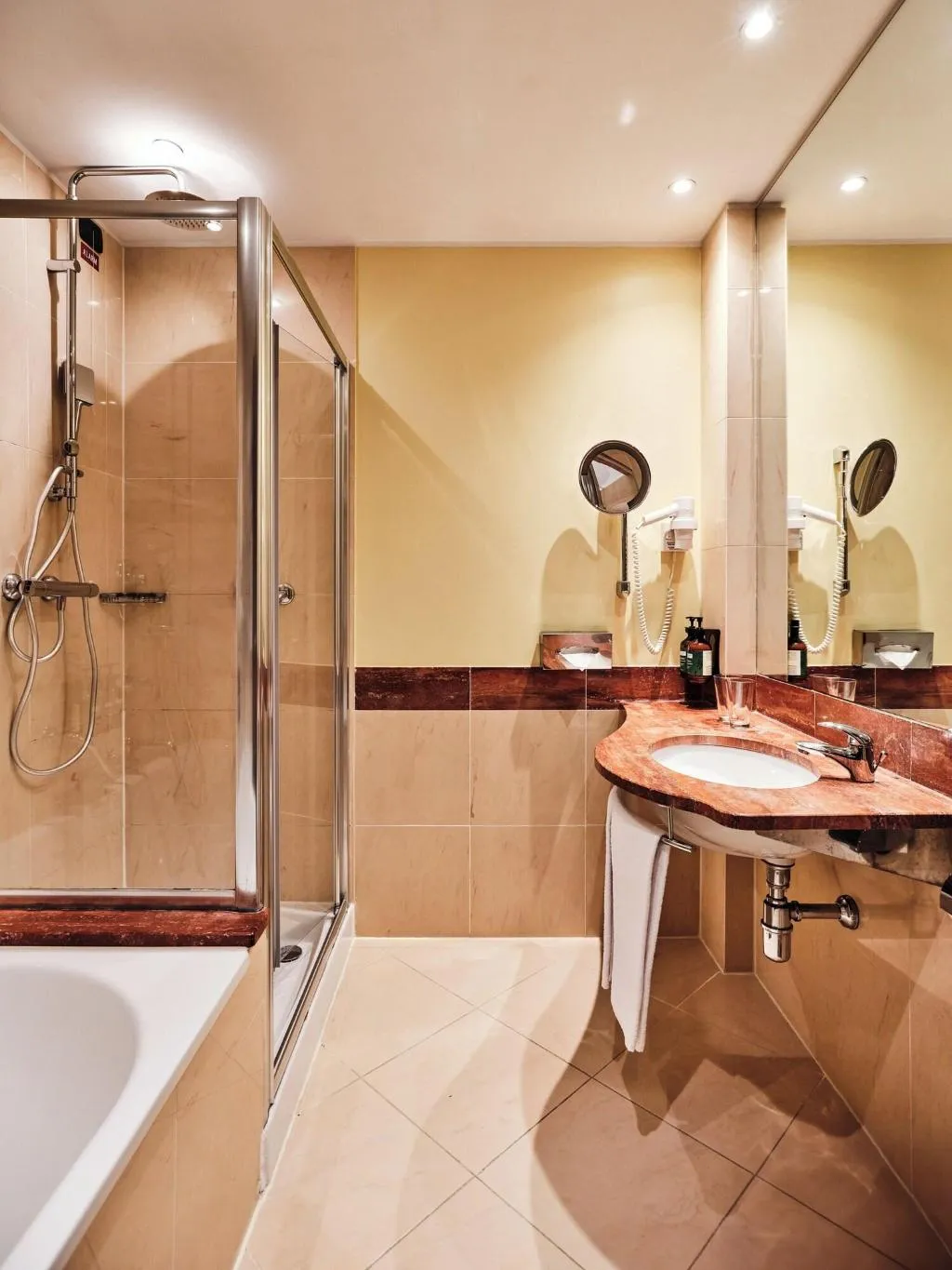 SINGLE PREMIUM Room, Crowne Plaza Milan Malpensa Airport, Milan