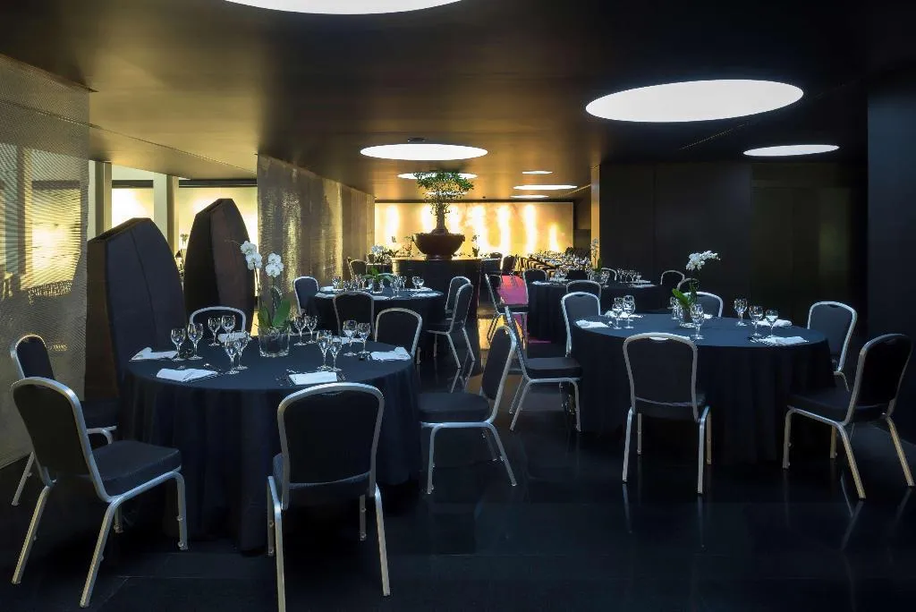 Restaurant, Doubletree by Hilton Lisbon - Fontana Park, Lisbon