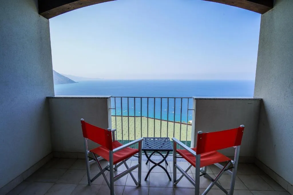 QUADRUPLE COMFORT Room, GH Avalon Sikani Resort, Catania