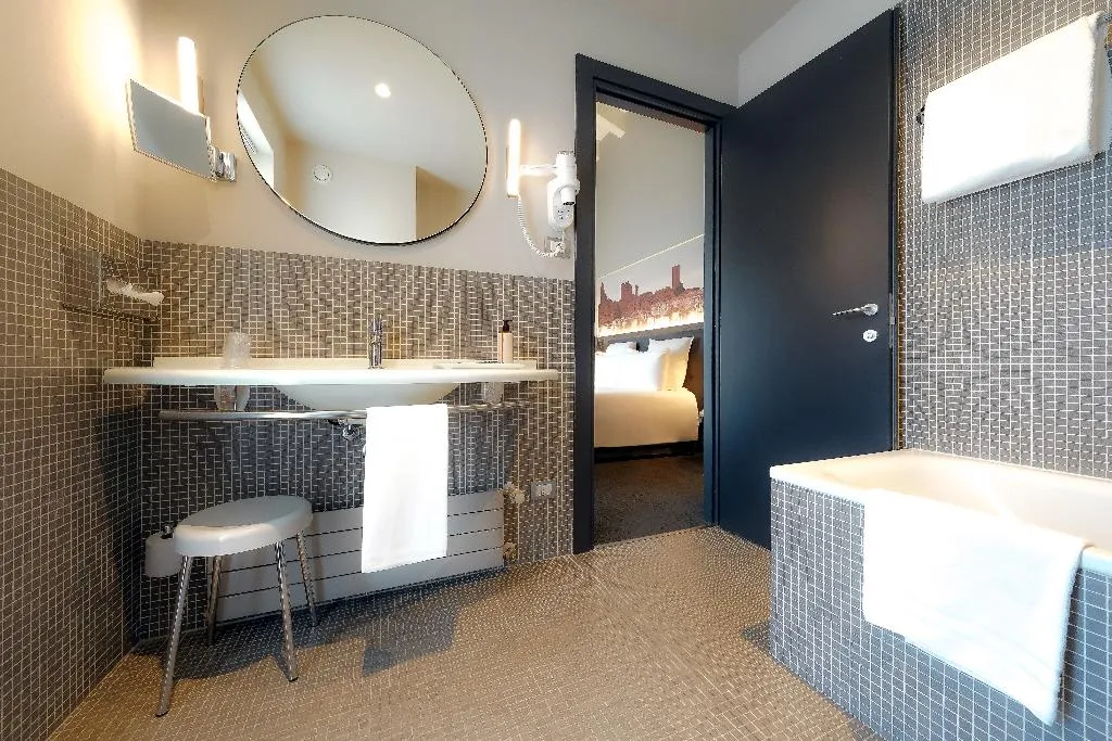DOUBLE PREMIUM Room, Mercure Bergamo Centro Palazzo Dolci, Milan