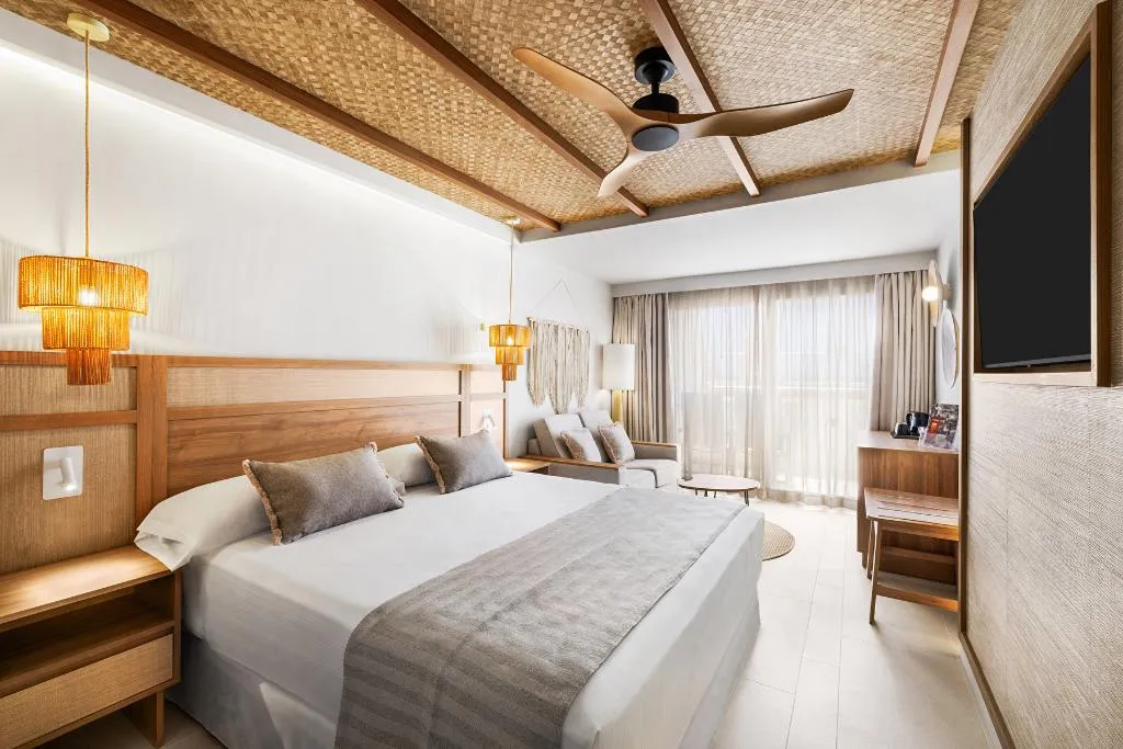 DOUBLE STANDARD Room, Hotel Riu Palace La Mola, Ibiza