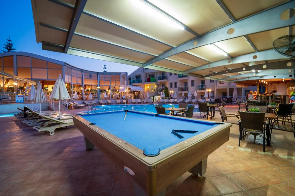 Bar, Belcehan Deluxe, Dalaman