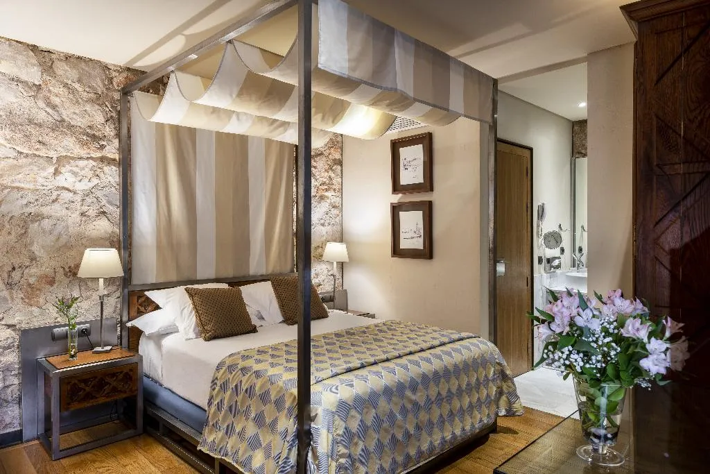 DOUBLE SUPERIOR Room, Parador de Alarcon, Valencia