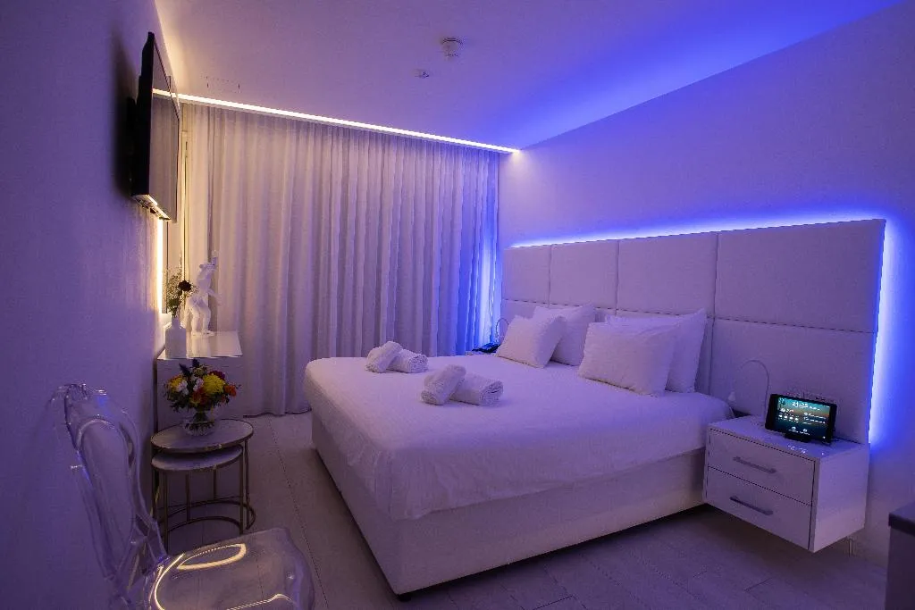 DOUBLE DELUXE WITH PRIVATE POOL Room, Napa Suites, Cyprus