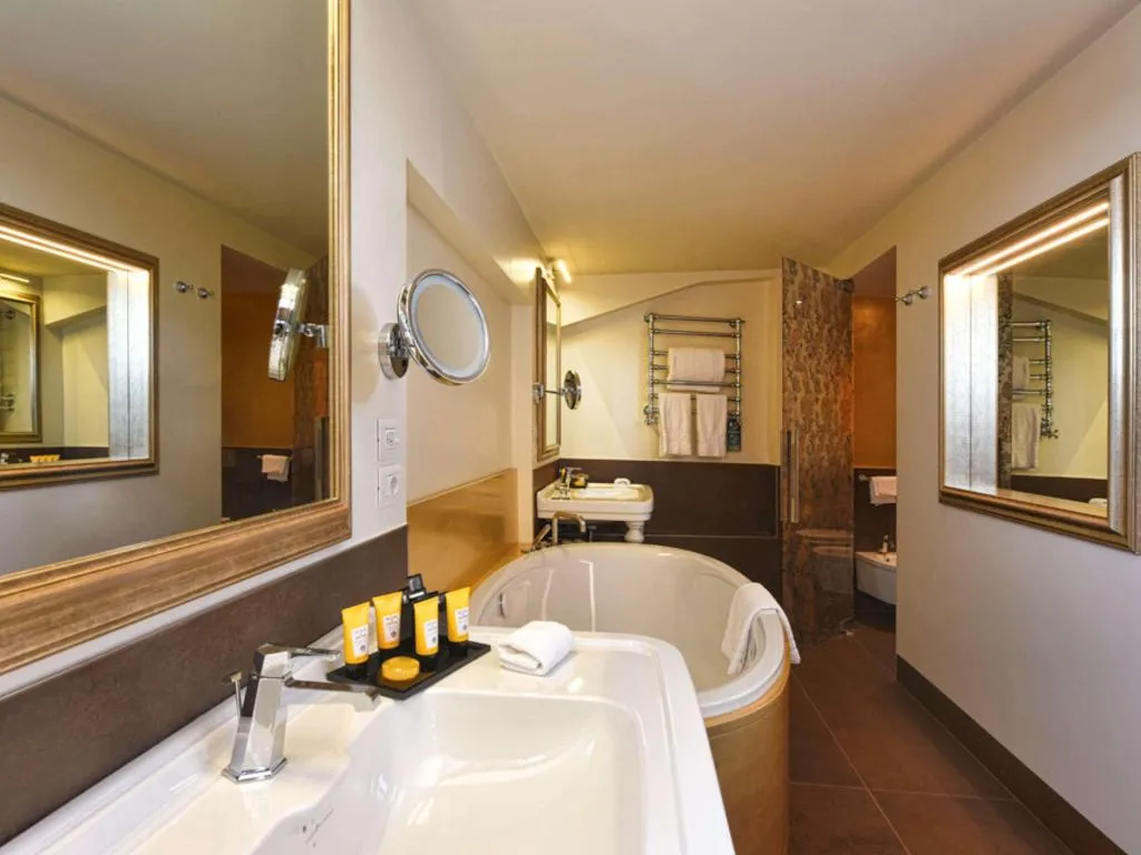 TRIPLE SUPERIOR KING BED Room, Papadopoli Hotel Venezia - MGallery Collection, Venice