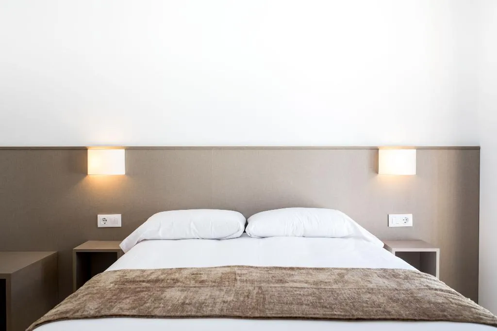 APARTMENT FOUR BEDROOMS Room, Mon Suites Catedral, Valencia