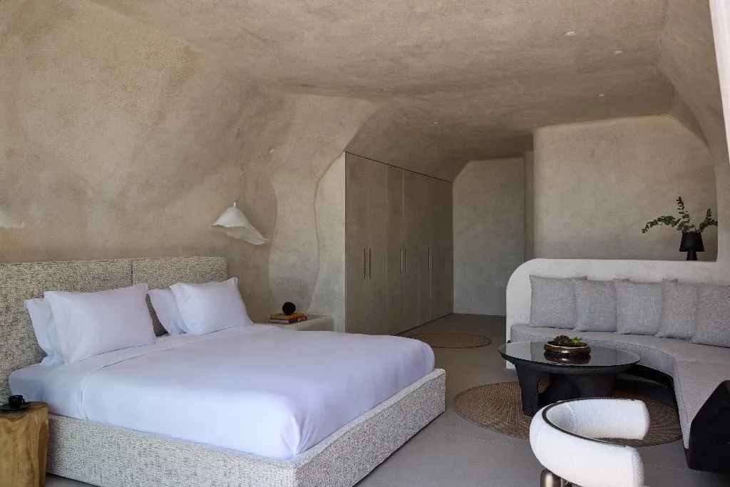 SUITE WITH PRIVATE POOL Room, One Of One Hotel, Santorini