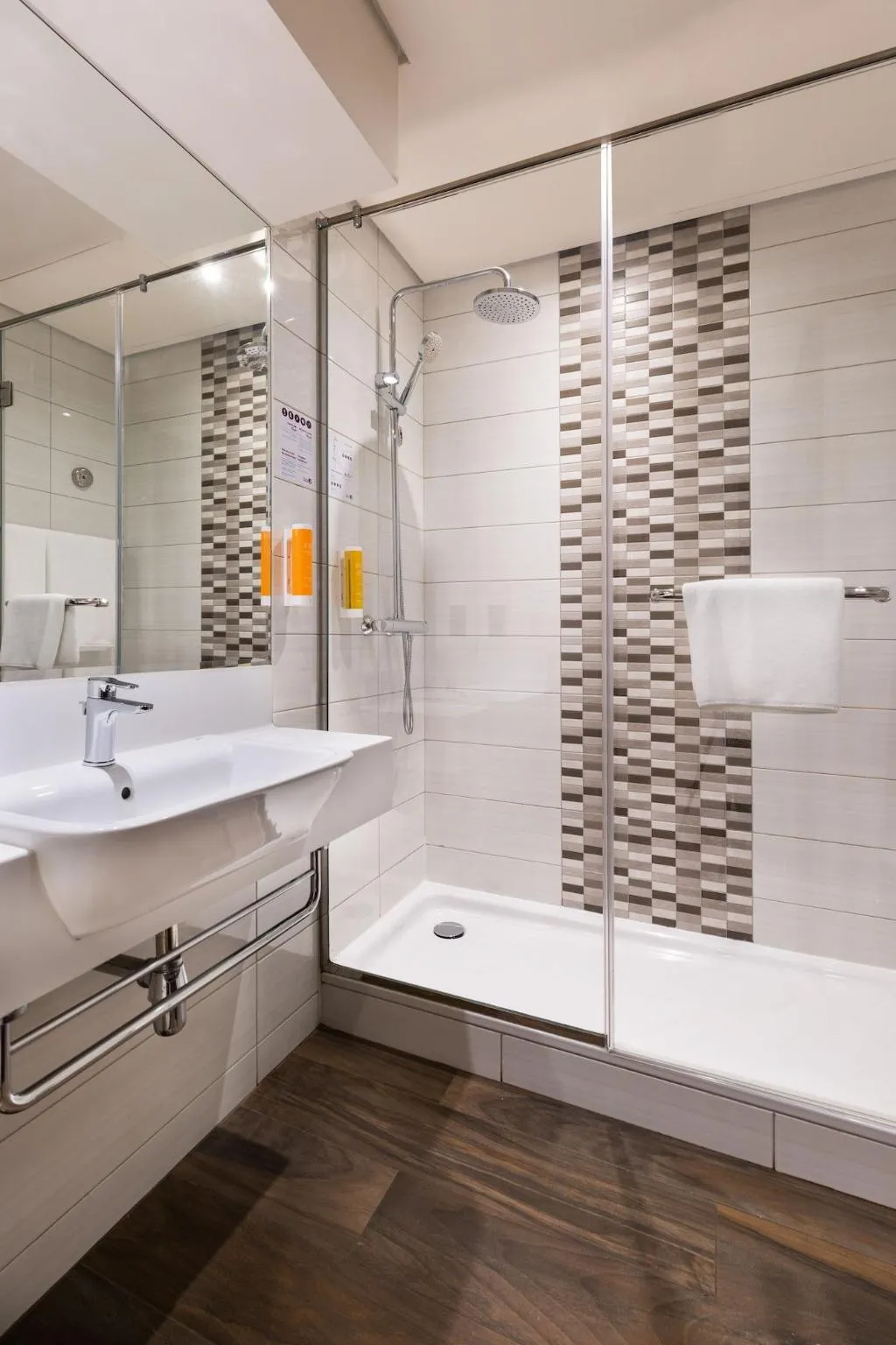 Room, Premier Inn Dubai Ibn Battuta Mall, Dubai