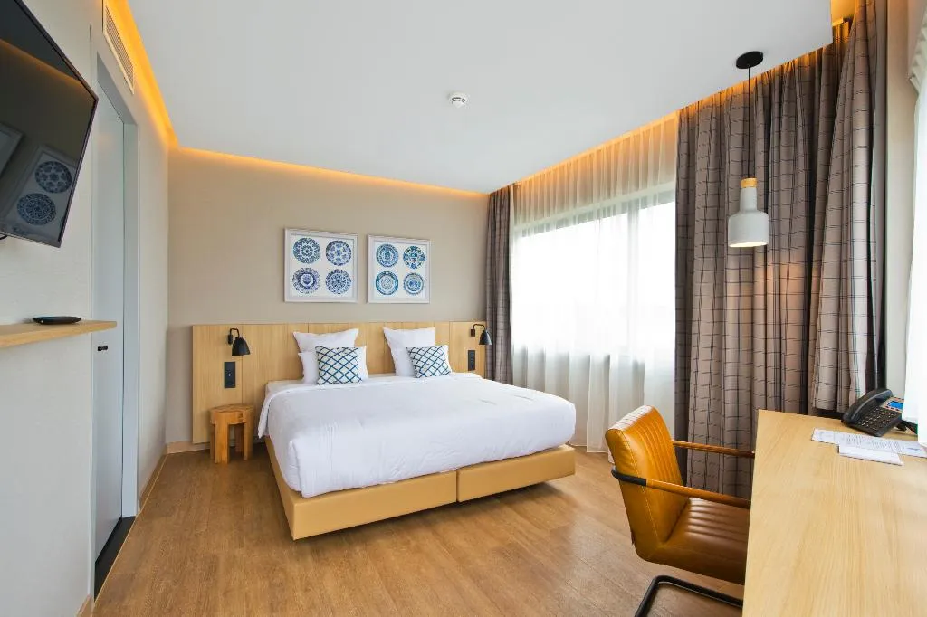 Double or Twin DELUXE Room, Urban Lodge Hotel, Amsterdam