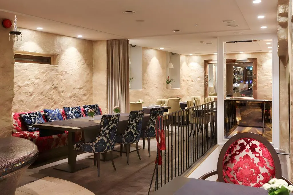 Bar, Rixwell Collection Savoy Boutique Hotel, Tallinn