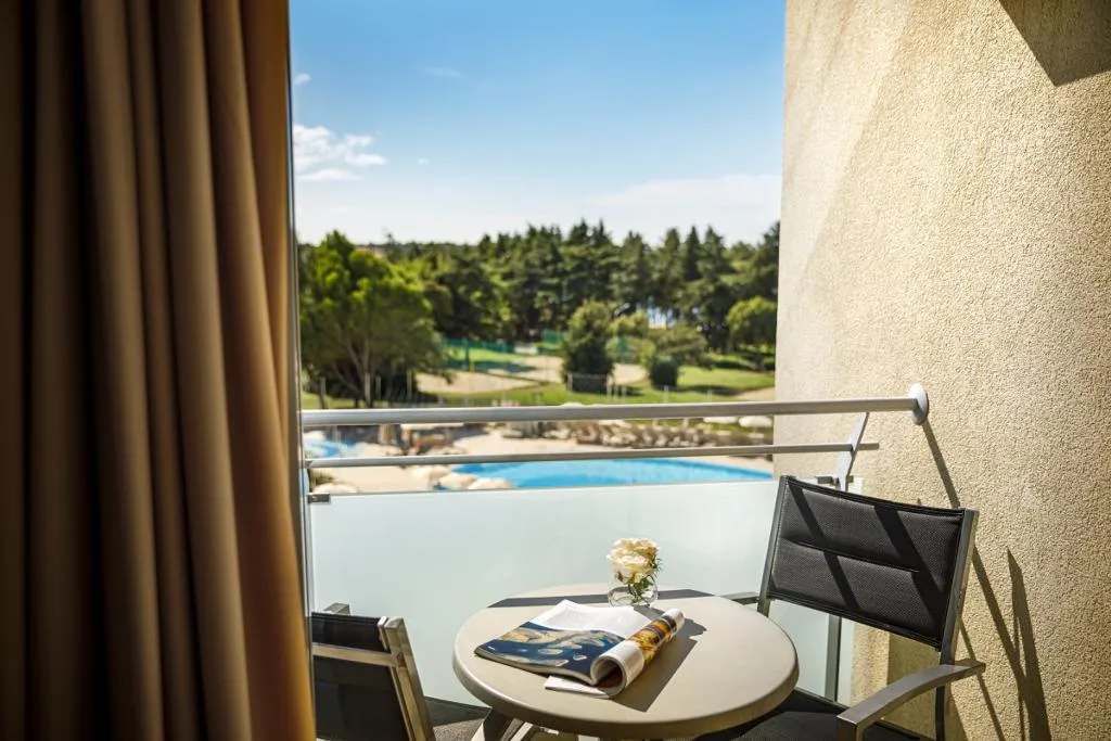 DOUBLE SUPERIOR SIDE SEA VIEW Room, Valamar Parentino Hotel, Istria