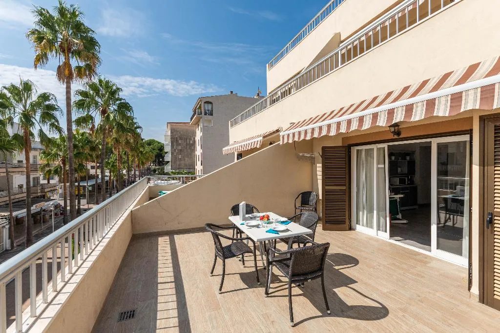 APARTMENT TWO BEDROOMS WITH TERRACE Room, Acapulco Apartments, Majorca