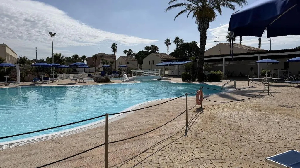 Pool, Delfino Beach Hotel CDS Hotels, Palermo