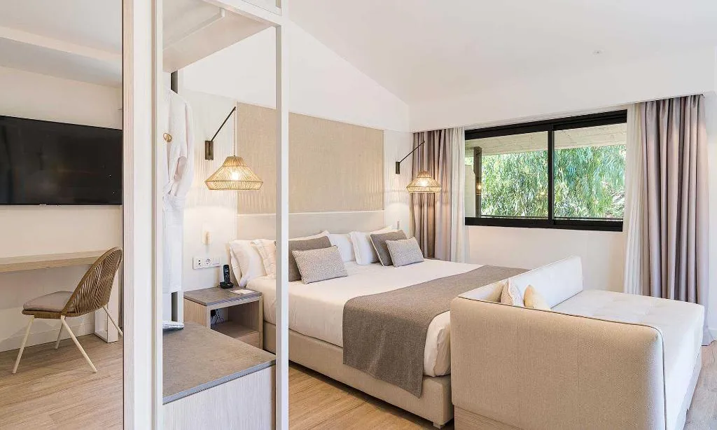 JUNIOR SUITE STANDARD Room, Grand Palladium Sicilia Resort & Spa, Palermo