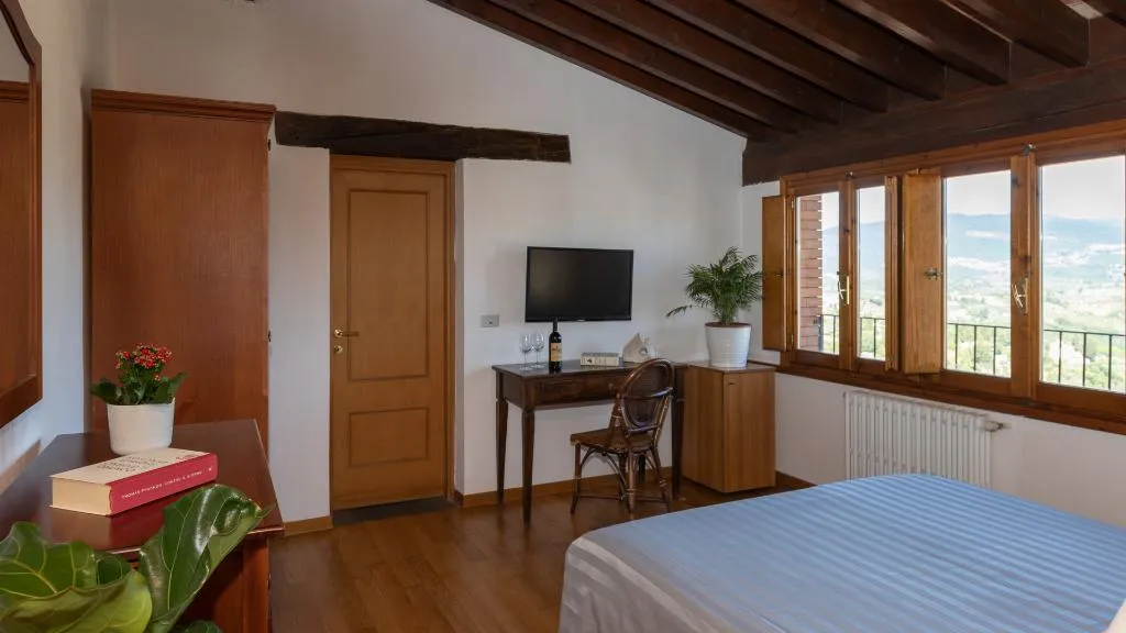 Room, Villa Bonelli, Florence