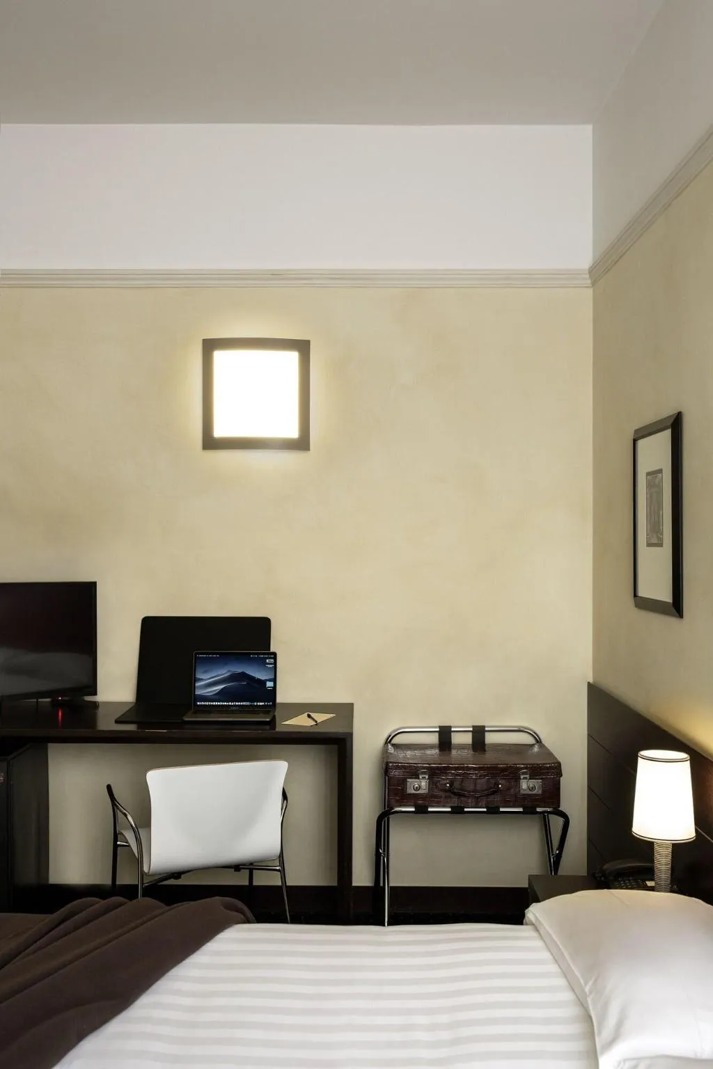 SINGLE STANDARD Room, Colombia, Milan