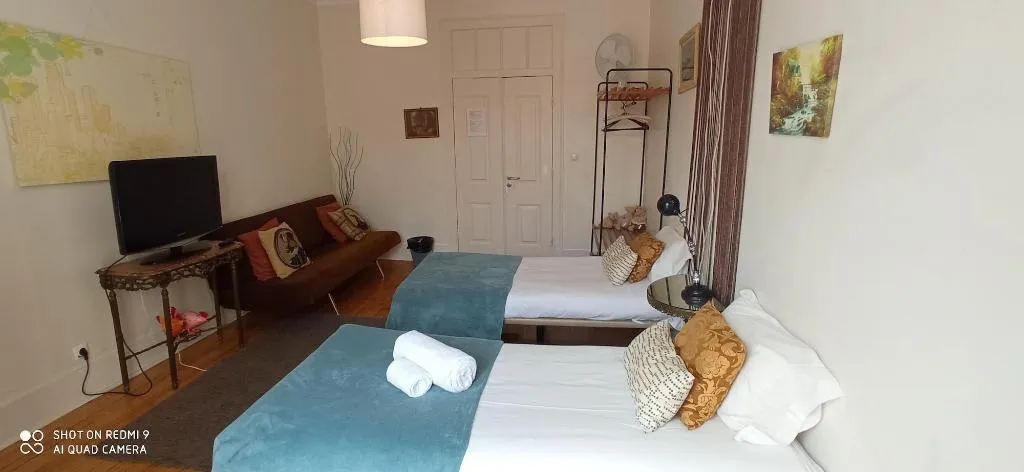 Room, Happy @ Chiado, Lisbon