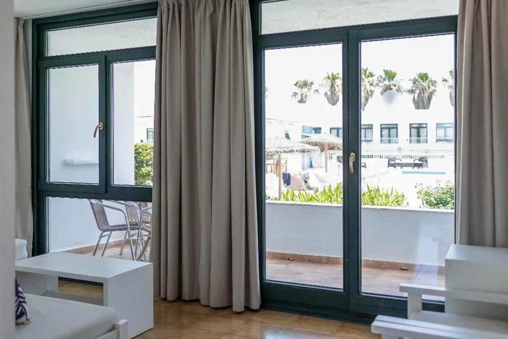 APARTMENT POOL VIEW Room, Beach Club, Menorca