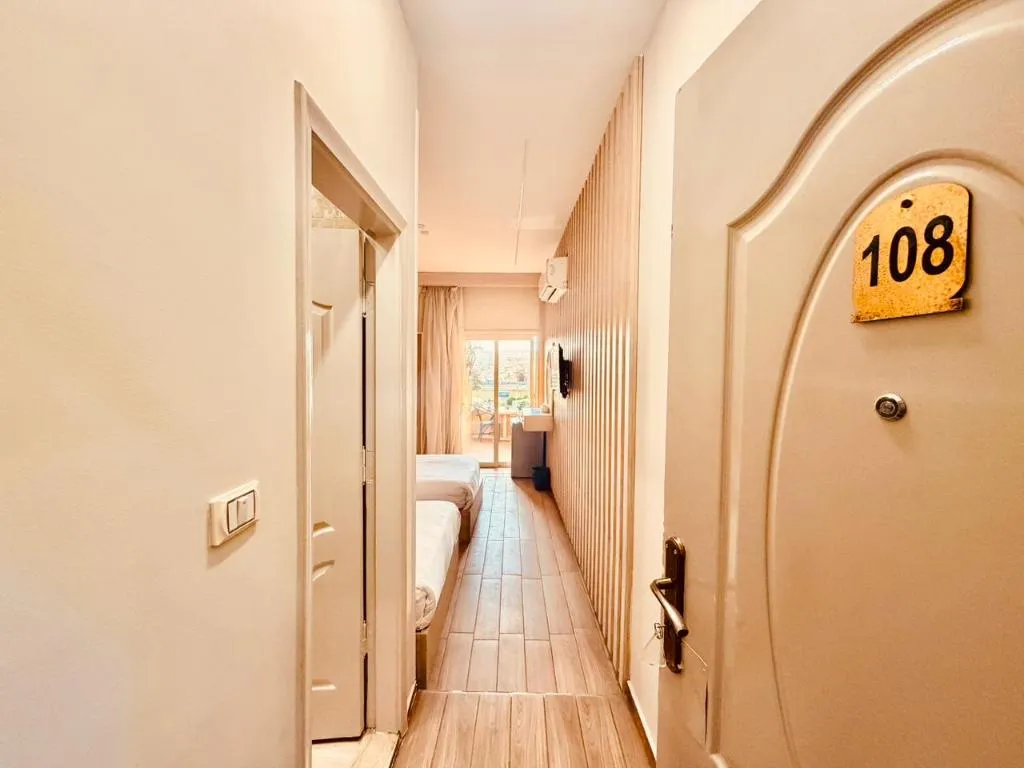 TWIN DELUXE WITH BALCONY Room, Giza Pyramids View Inn, Cairo