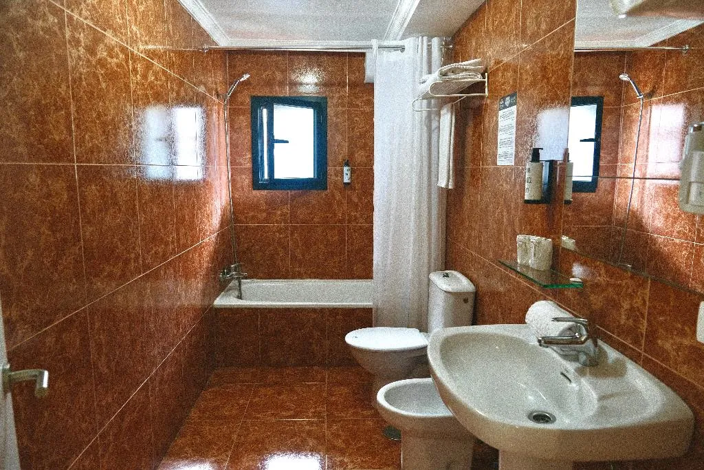 DOUBLE SINGLE USE CAPACITY 1 Room, Adonis Capital, Tenerife