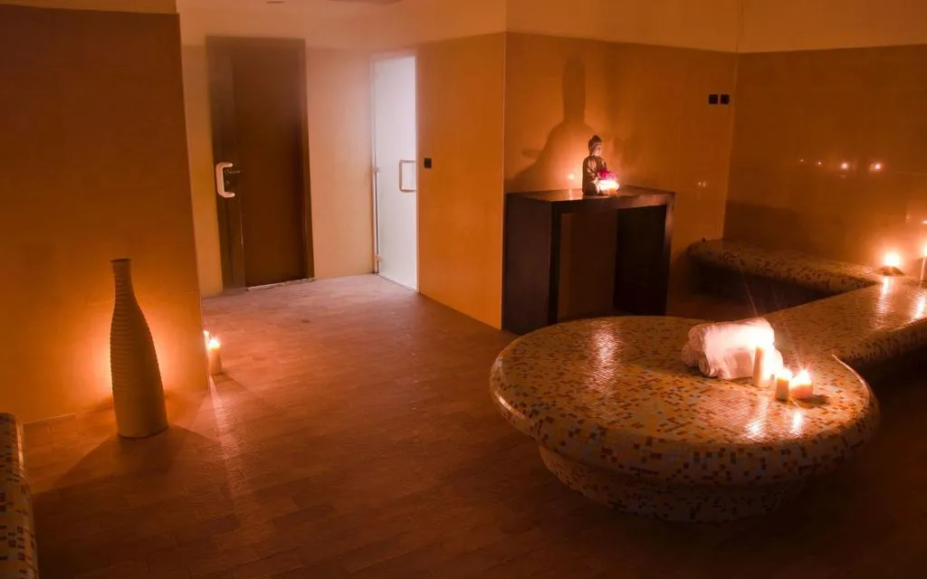 Sports and Entertainment, Valgrande Hotel, Milan
