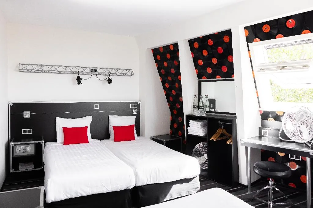 QUADRUPLE STANDARD Room, Backstage Hotel, Amsterdam