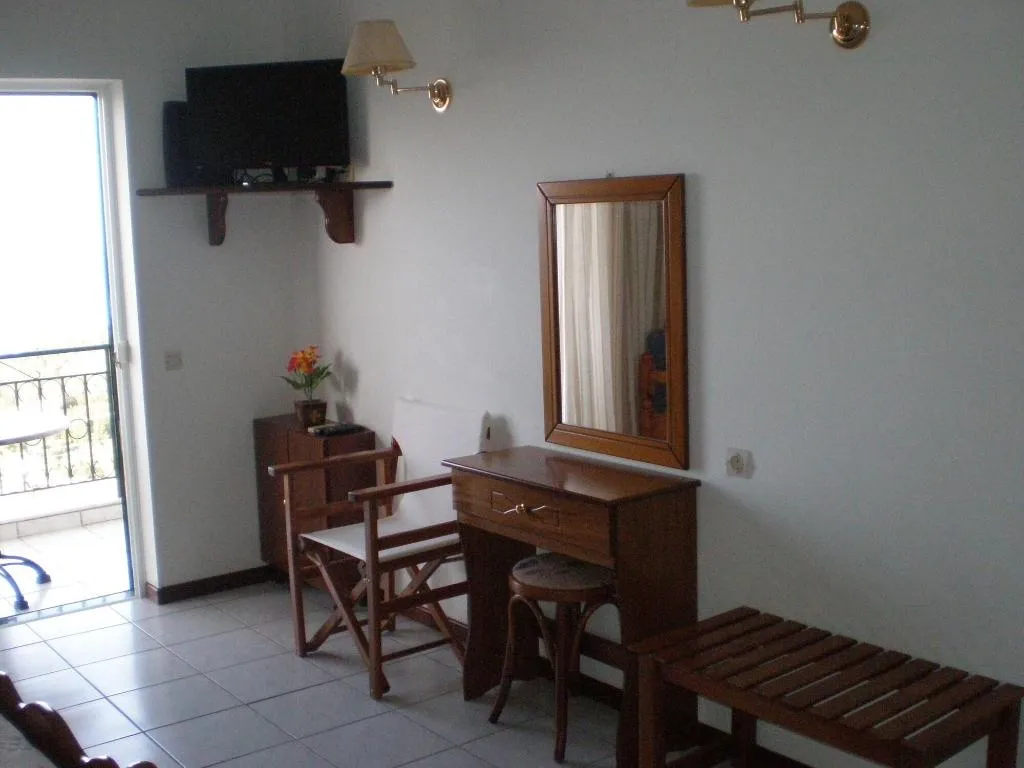 Room, 75 Steps Taverna And Accomodation, Corfu