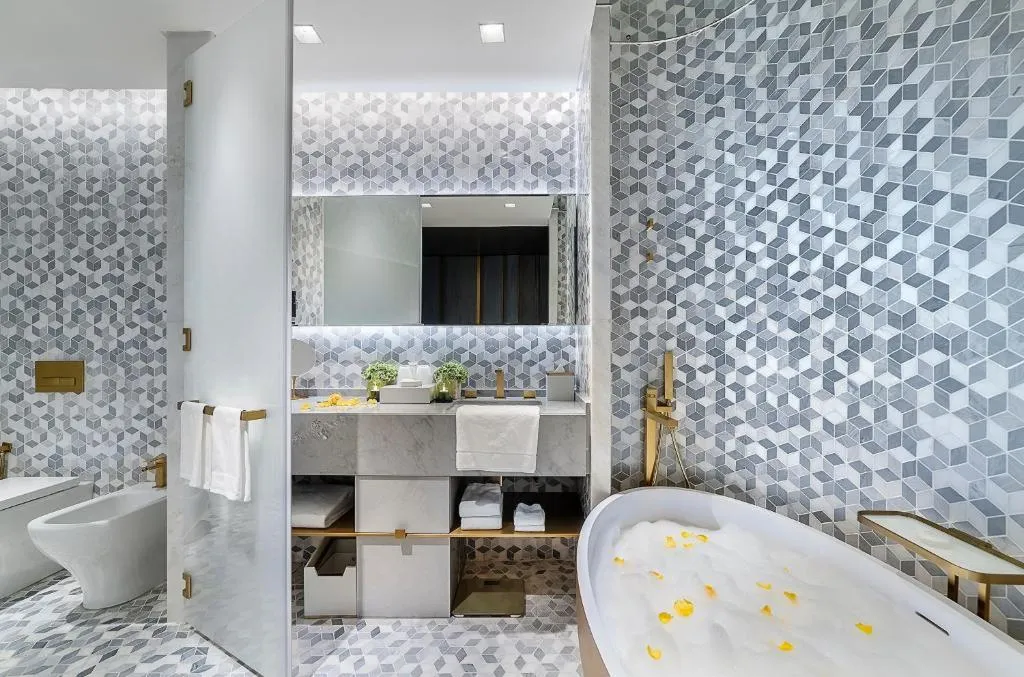 DOUBLE SUPERIOR QUEEN BED Room, Five Palm Jumeirah Dubai, Dubai