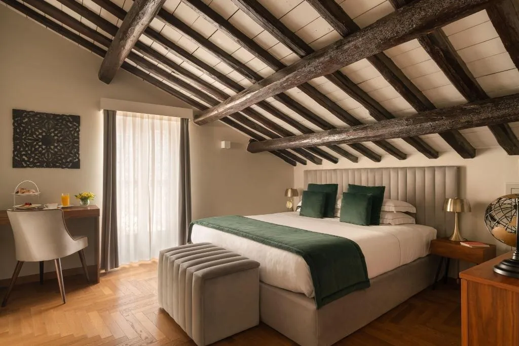 Room, Antico Albergo del Sole al Pantheon, Rome
