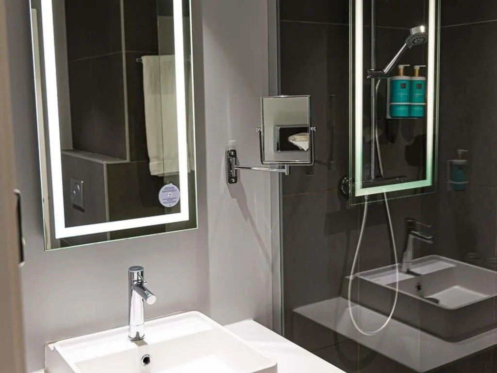 DOUBLE EXECUTIVE QUEEN BED Room, Novotel Madrid City Las Ventas, Madrid
