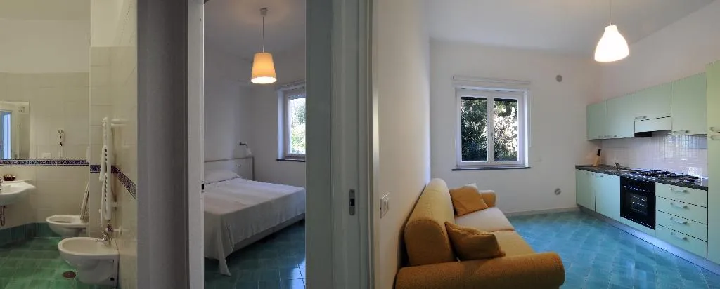 APARTMENT CAPACITY 2 ONE BEDROOM Room, Residence Due Torri, Naples