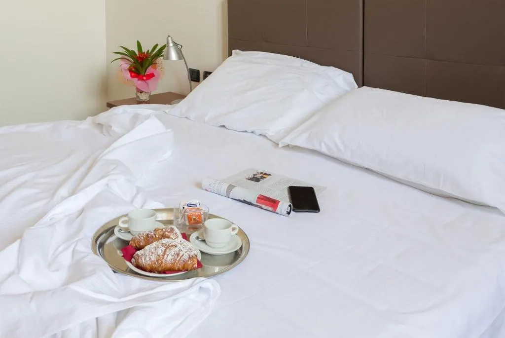 Room, Camplus Guest Catania, Catania