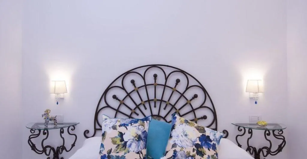 Room, La Valle Delle Ferriere, Naples