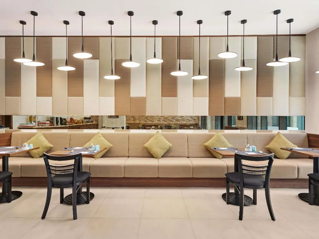 Restaurant, Ibis Styles Dubai Gold District, Dubai