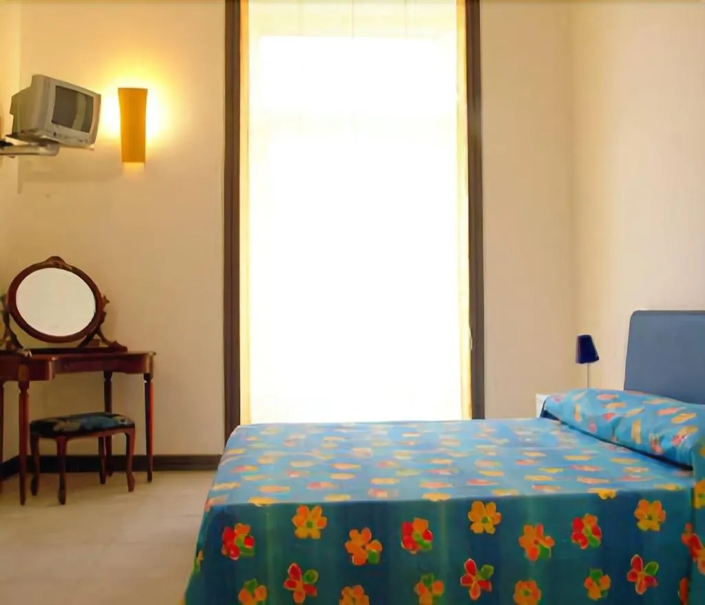 Room, Caracciolo10, Naples