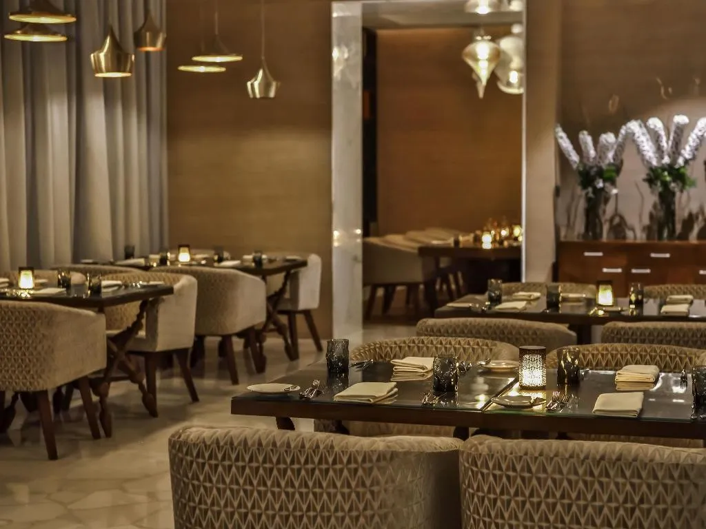 Restaurant, Grand Mercure Dubai City, Dubai