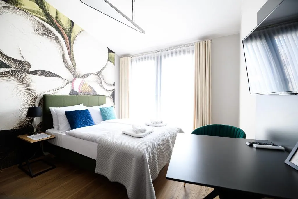 STUDIO QUEEN SIZE BED Room, Aparthotel Inspire Miodova Residence, Krakow