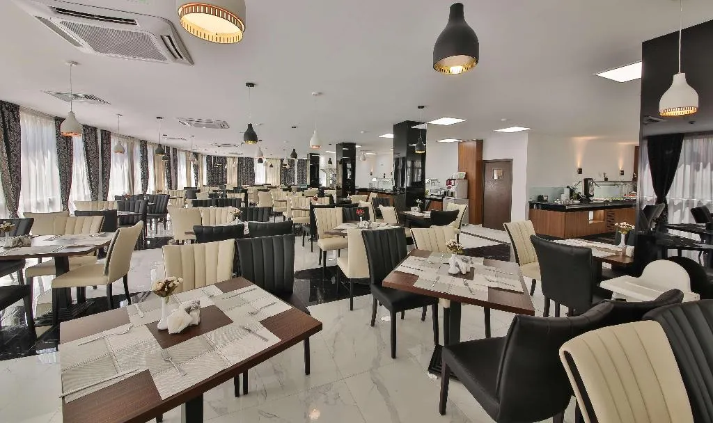 Restaurant, Prestige Deluxe Hotel Aquapark Club, Varna