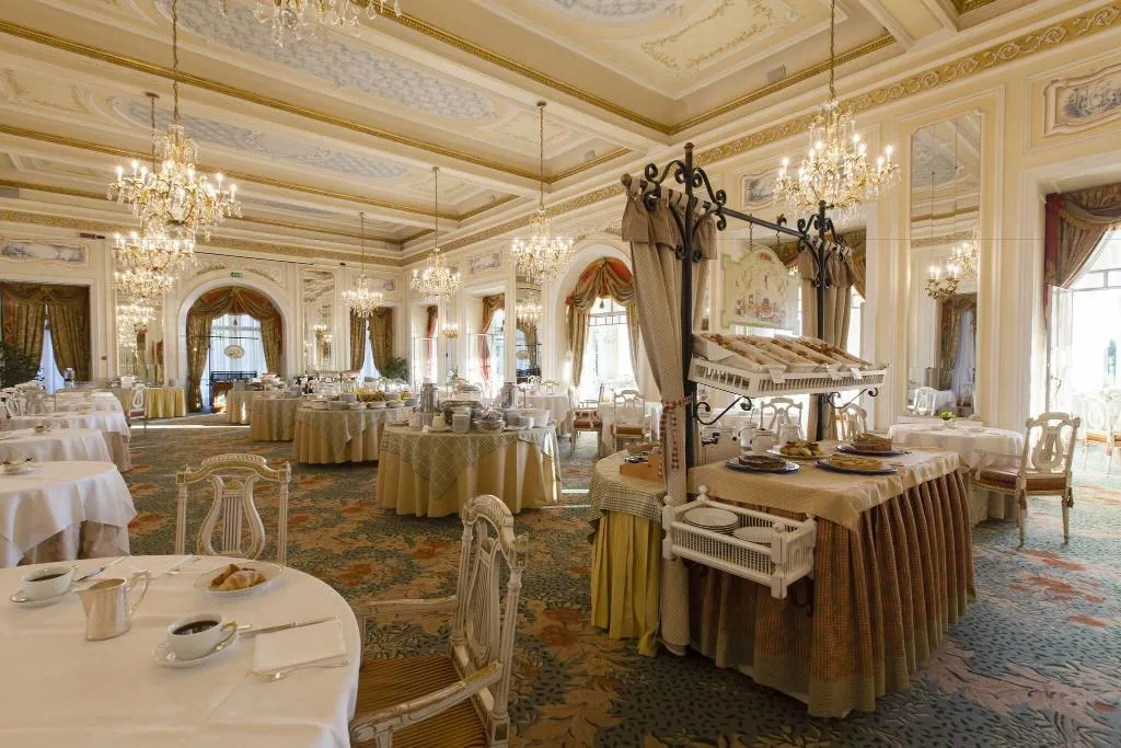 Restaurant, Des Iles Borromees, Milan