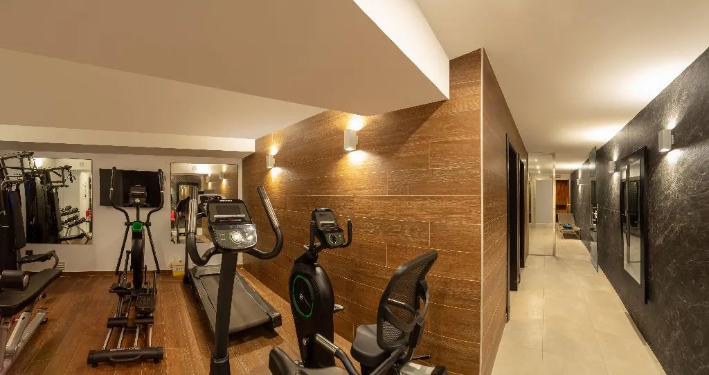 Sports and Entertainment, RH Boutique  Porto Cristo, Valencia