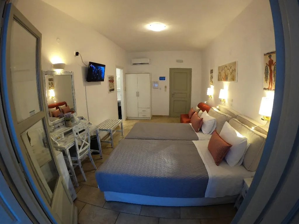 FAMILY ROOM CAPACITY 4 Room, Mathios Village, Santorini