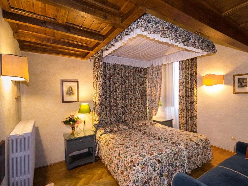 Room, Loggiato Dei Serviti, Florence
