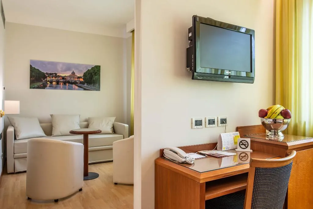 FAMILY ROOM STANDARD Room, La Giocca Hotel, Rome