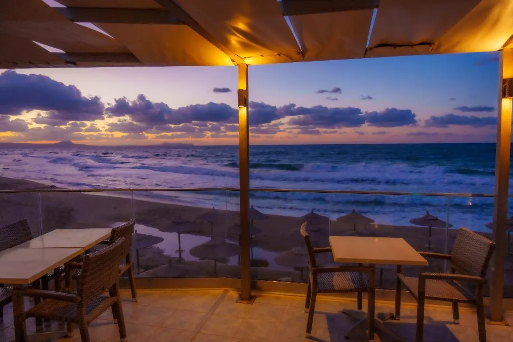Terrace, Dedalos Beach Hotel, Crete