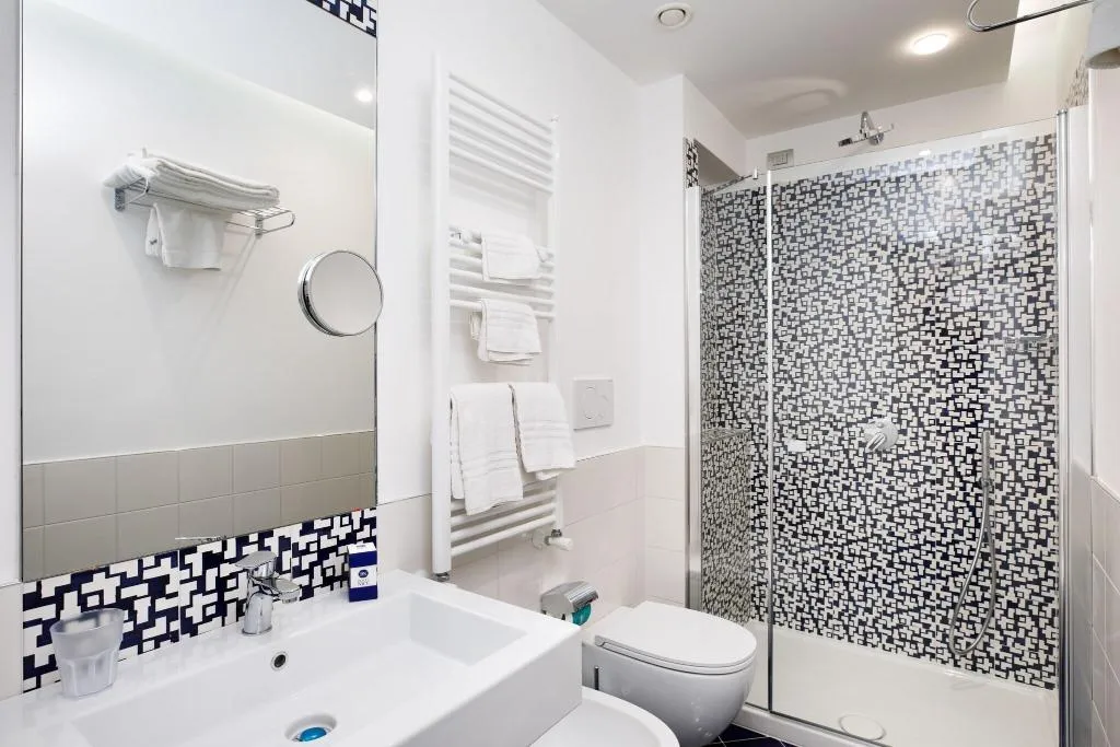 DOUBLE SUPERIOR QUEEN BED Room, Hotel Nice, Naples