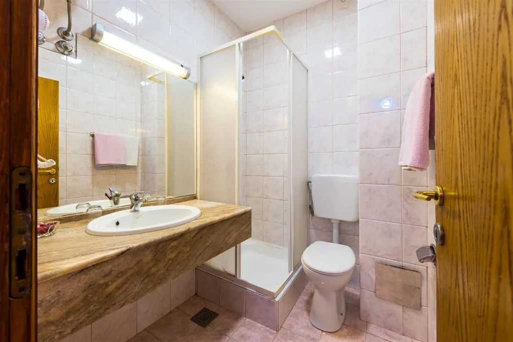 APARTMENT FOUR BEDROOMS Room, Villa Ratac, Dubrovnik