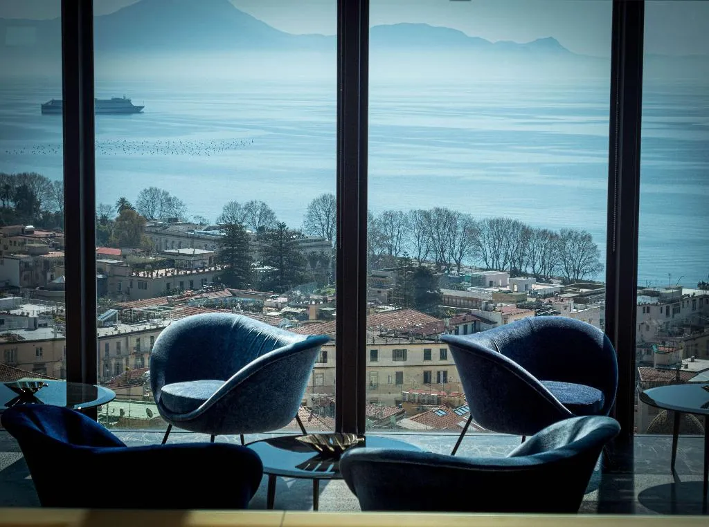 Bar, de Bonart Naples-Curio Collection by Hilton, Naples